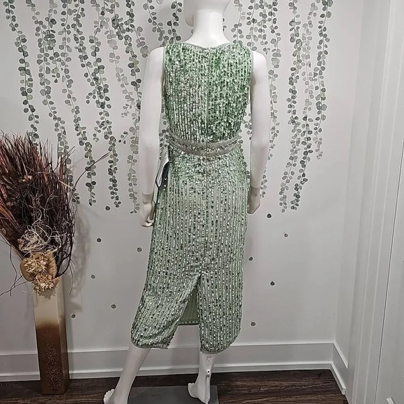 Mac Duggal SEQUINED SLEEVELESS V-NECK MIDI SHEATH DRESS Sz 2 - Picture 6 of 9